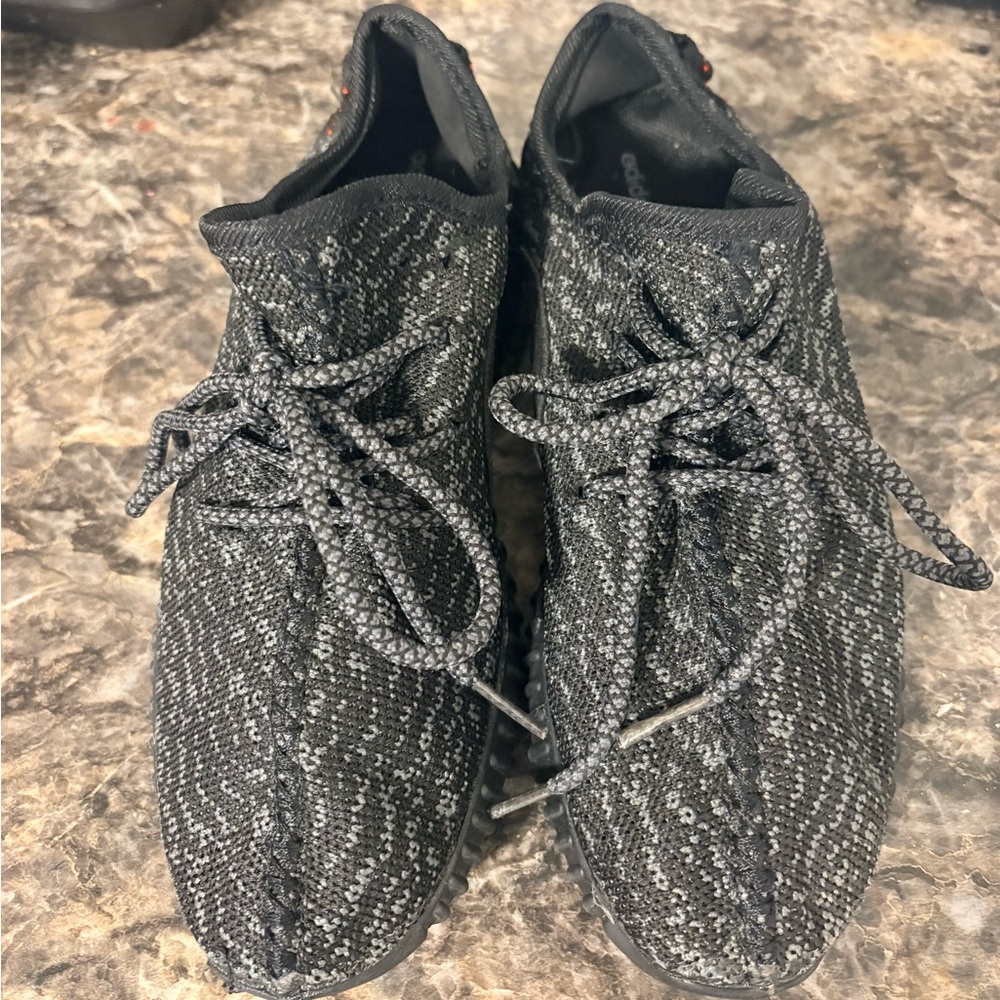 Women’s black Yeezy size 6 1/2